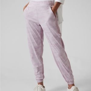 Athleta Brooklyn Lined Camo Jogger